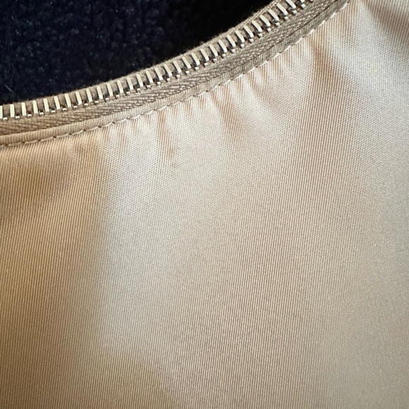Prada Re-edition shoulder bag - Picture 12 of 17